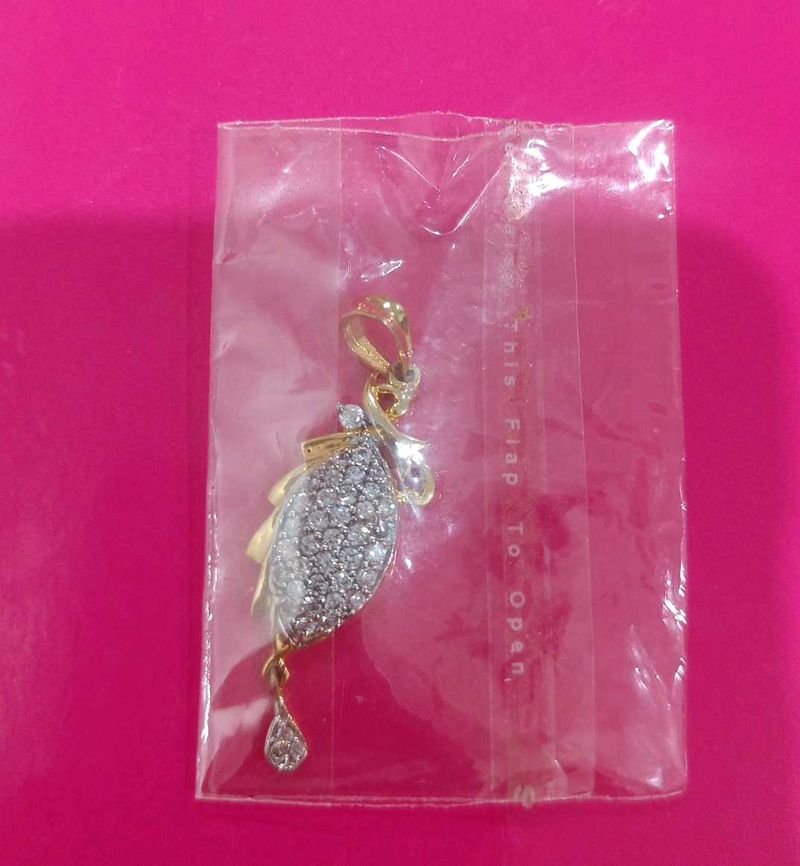 Sparkling Gemstone Pendant