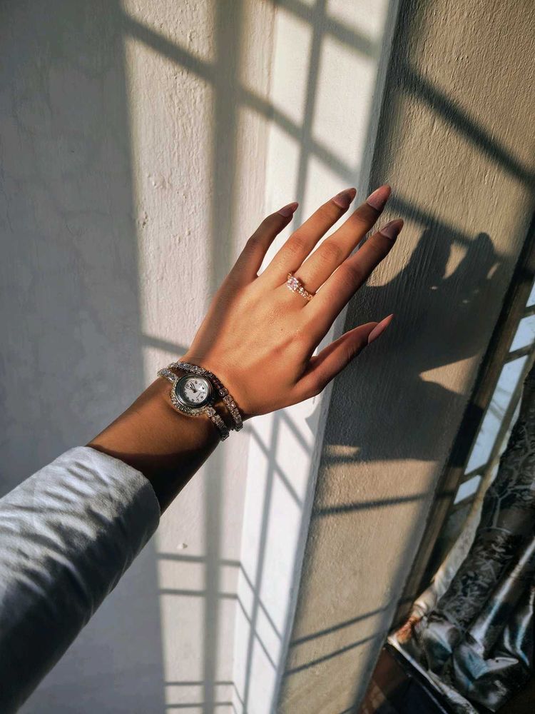 Elegant Women's Watch with Bracelet