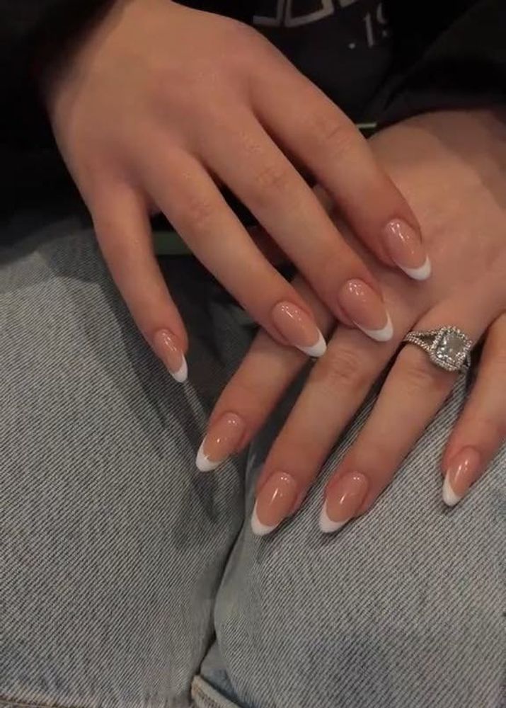 Soft set of 4 nails Classic French Manicure Nail