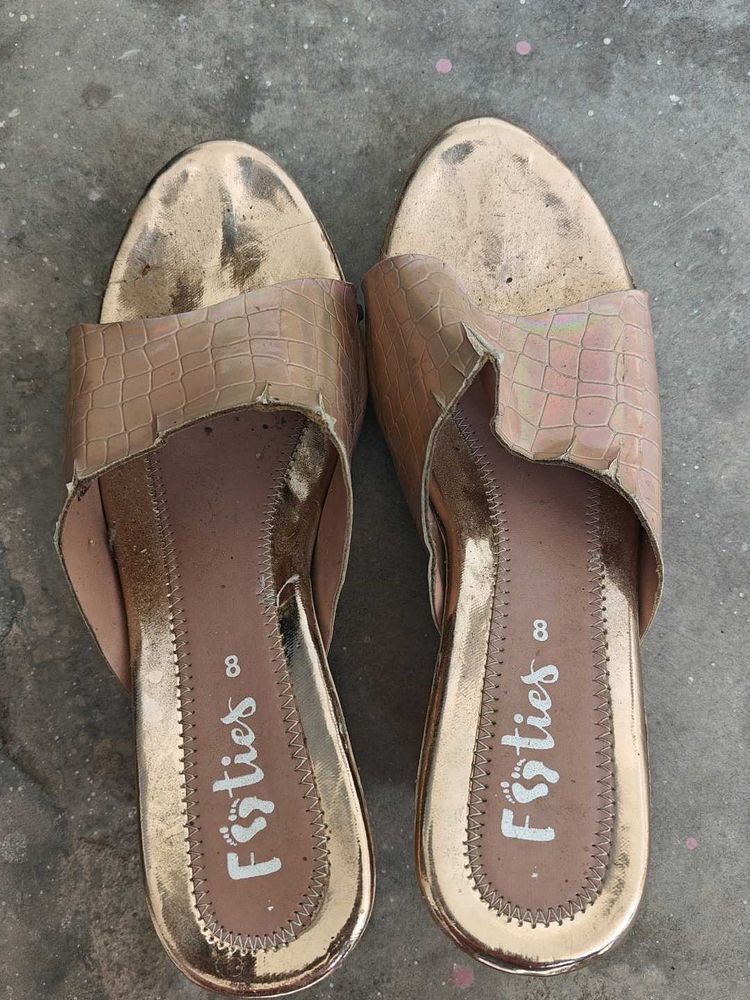 Stylish Gold Flats for Women