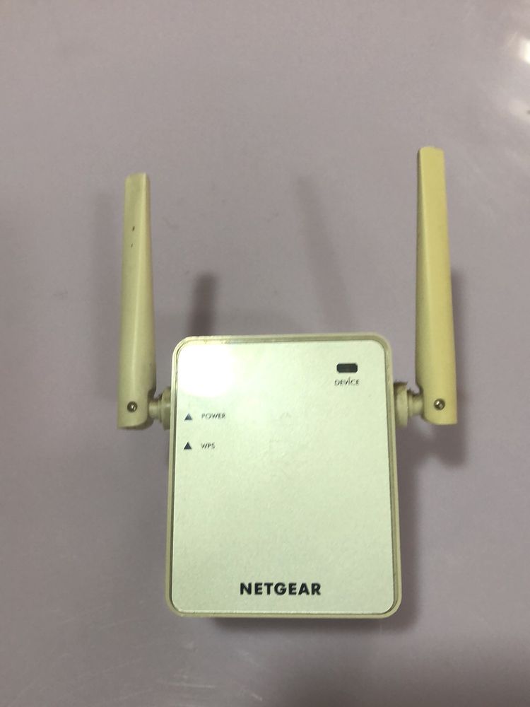 Netgear Wi-Fi Extender E X 2700