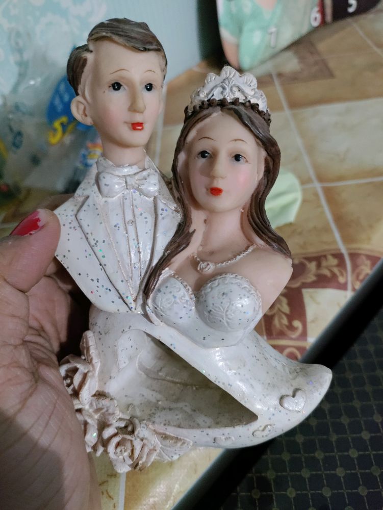 Beautiful Married Couple Home Decor Showpiece