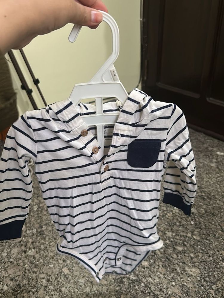 New Carter’s Striped Hooded Bodysuit