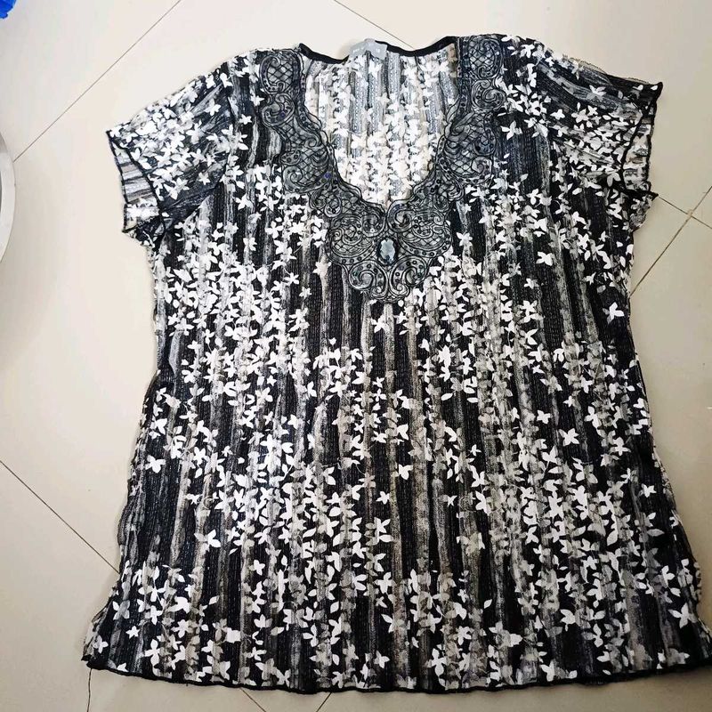 beautiful black and white color top