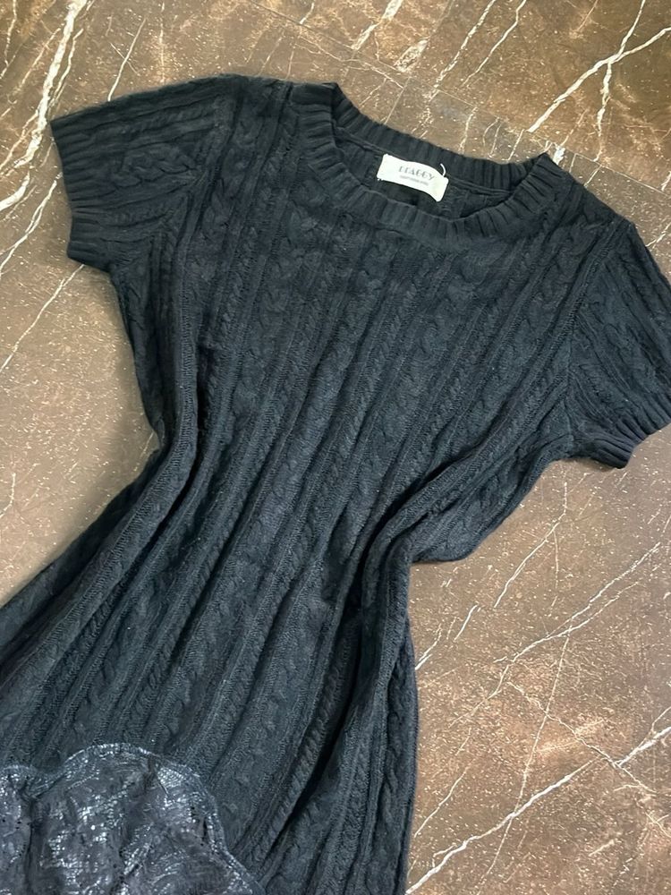 Chic Cable Knit Midi Dress with Lace Trim