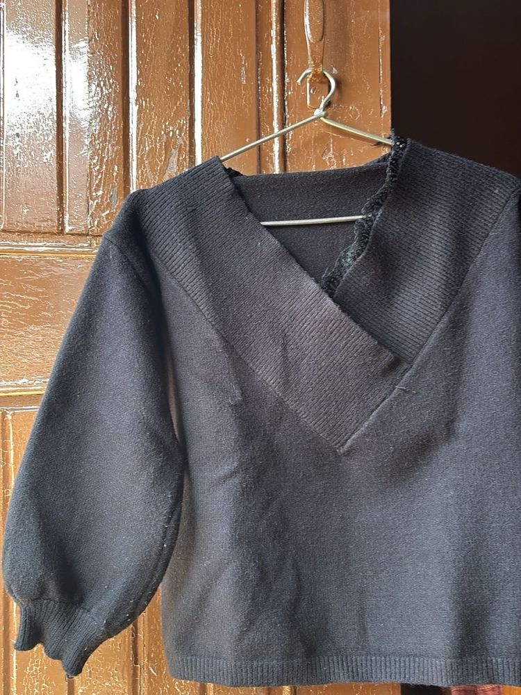 Black V-Neck Long Sleeve Top
