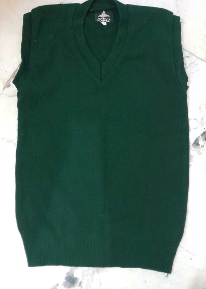Oswal Green Sleeveless Sweater