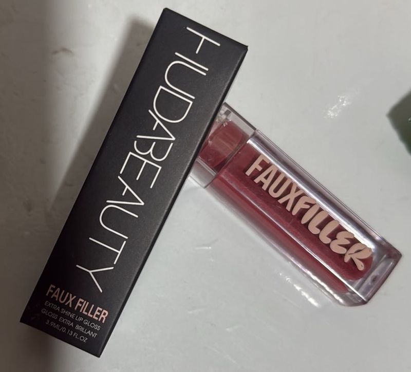 Huda Beauty gloss - Bombshell