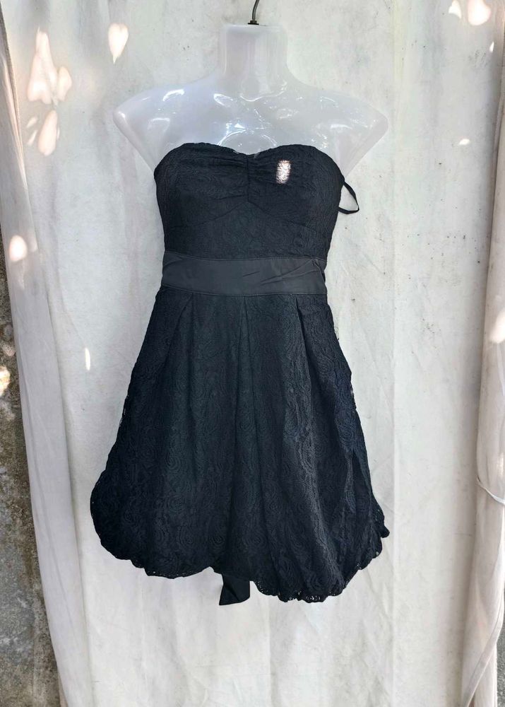 112510. Elegant Black Lace Strapless Dress