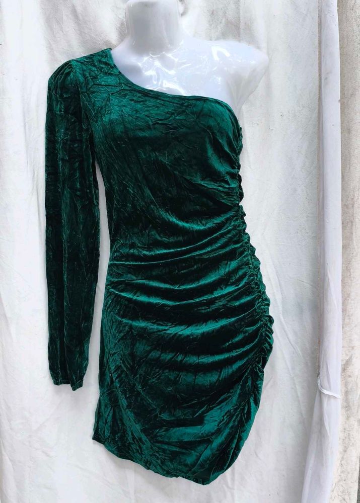 151812. Emerald Green One-Shoulder Ruched dress
