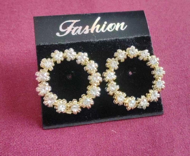 Circle Rhinestone Earrings 🤩