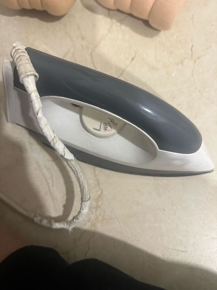 Wipro dry iron used but working