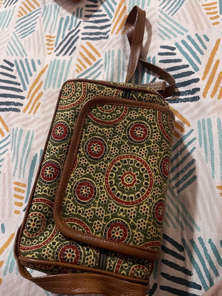 Vintage Style Crossbody Bag