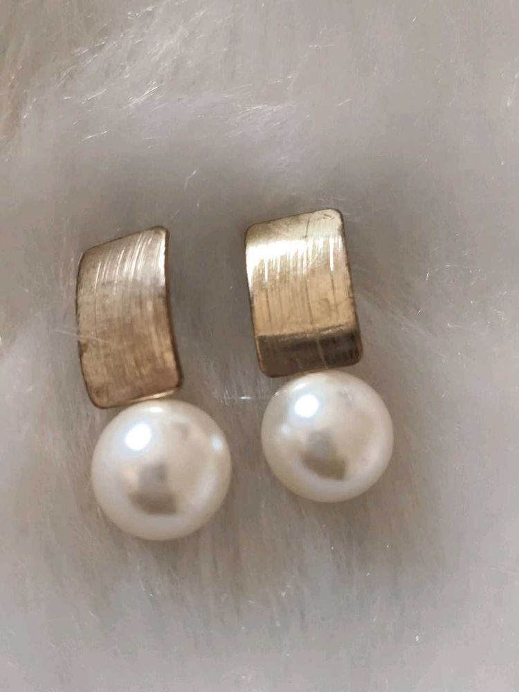 Elegant Pearl Drop Earrings