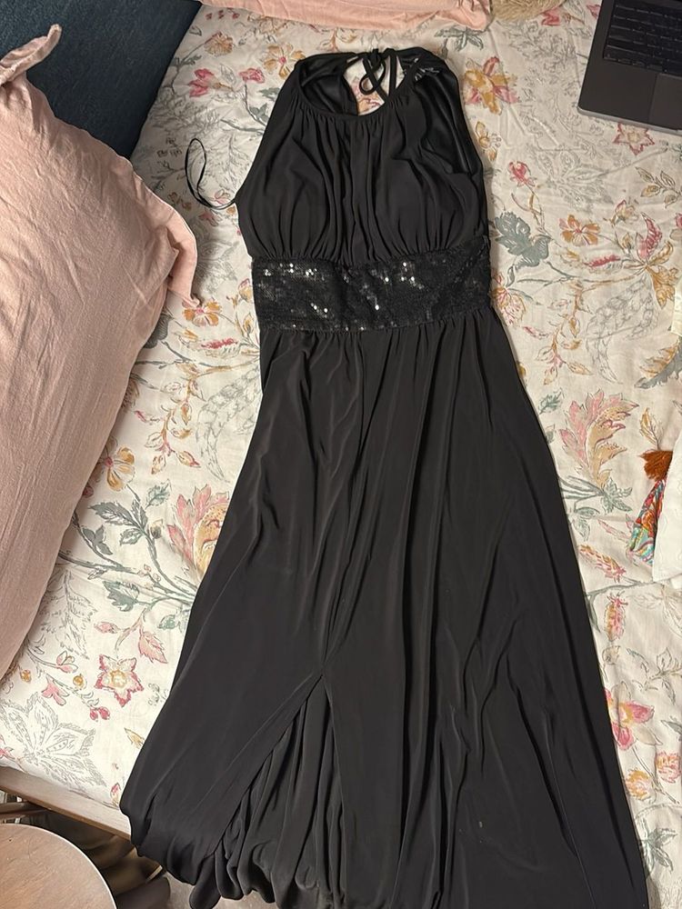 Elegant Black Halter Maxi Dress