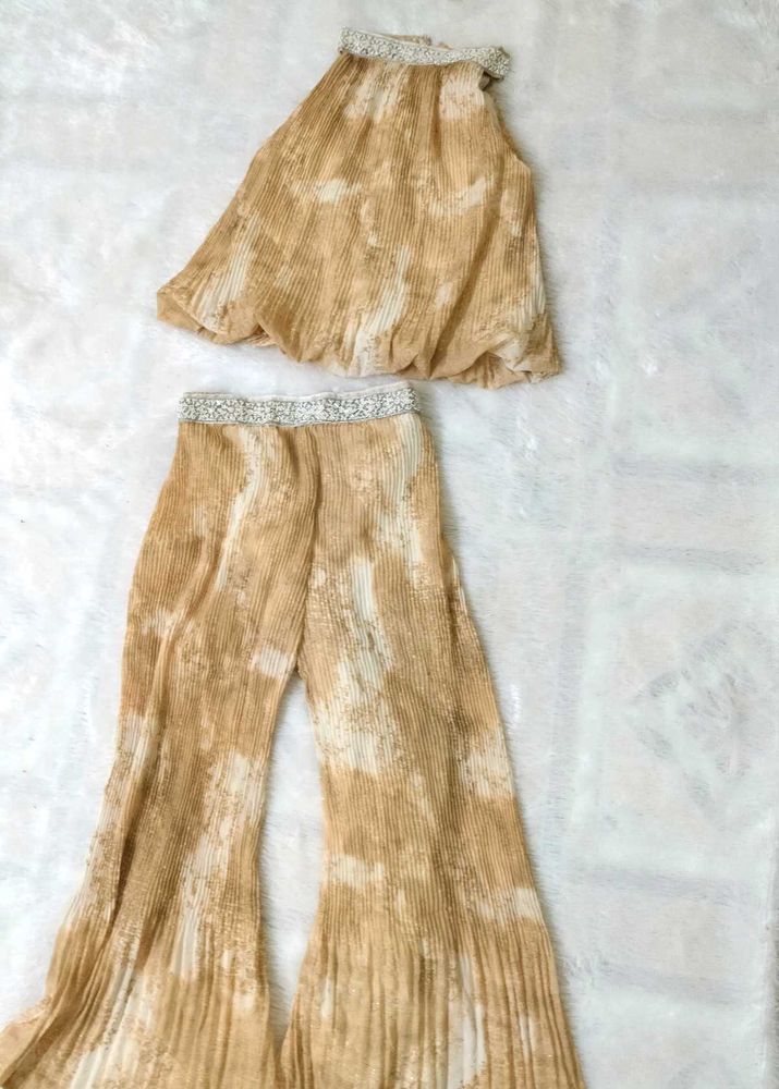 Stylish Top &amp; Bottom Set For Girls