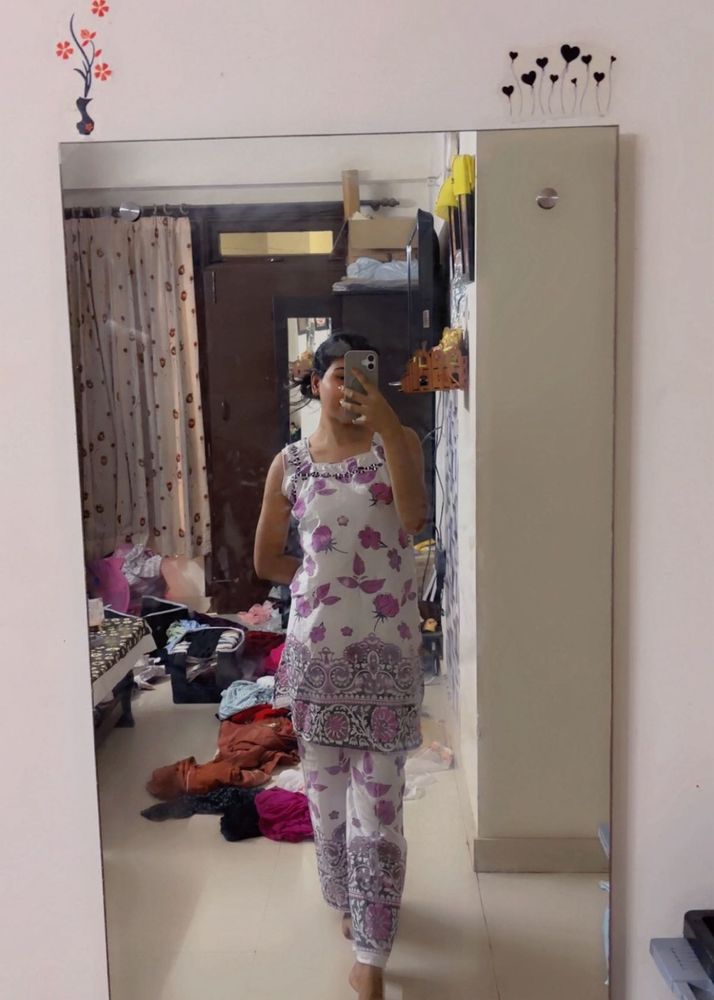 Comfortable Floral Print Night Suit