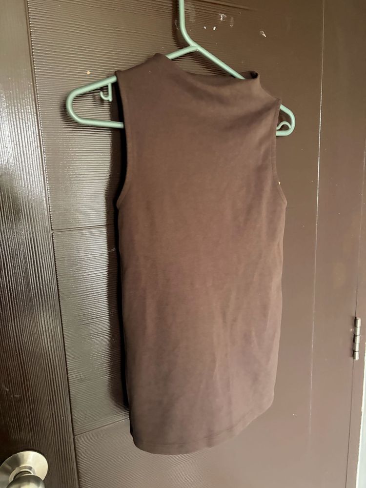 Sleeveless Mock Neck Top