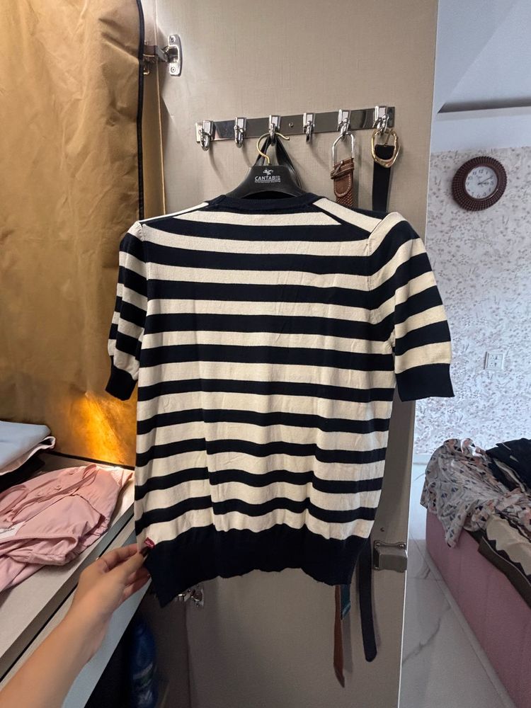 Levi's Navy Blue &amp; White Striped Knit Top | Size