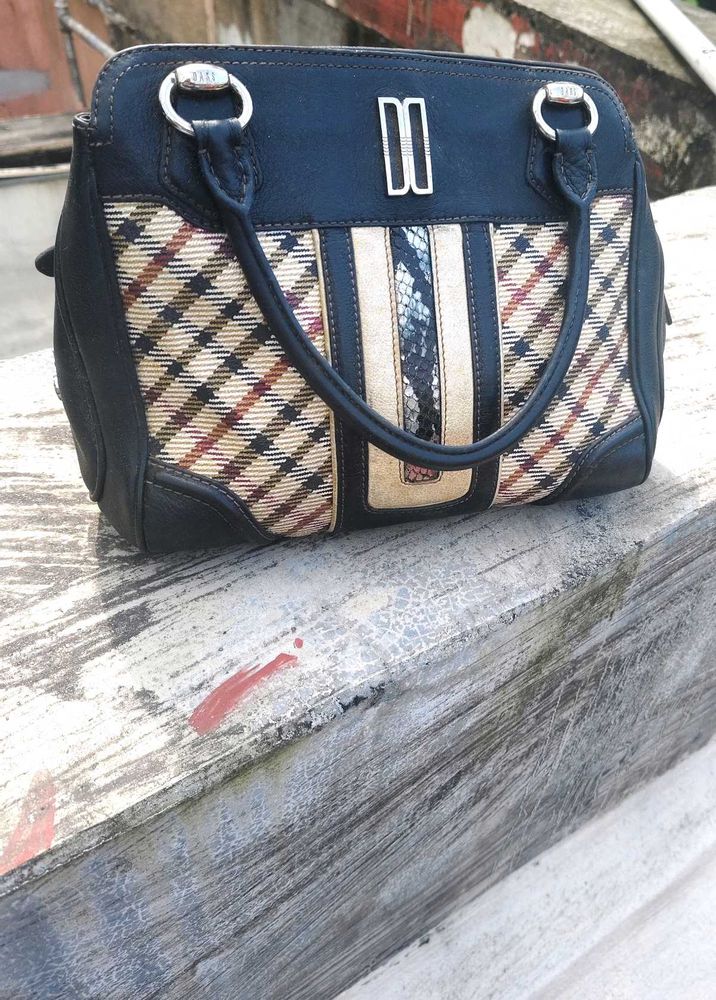 Daks Handbag