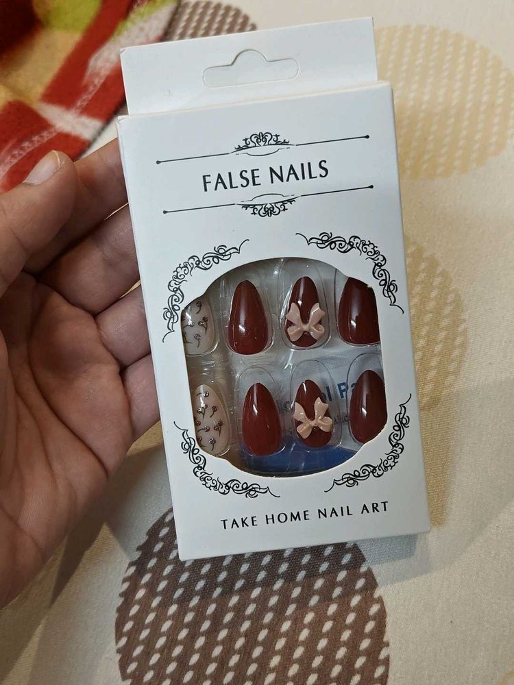 Chic False Nails - Maroon Bow Design