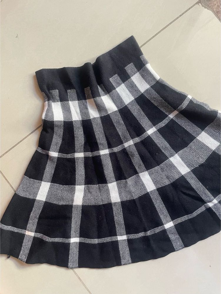 woolen short skirt
