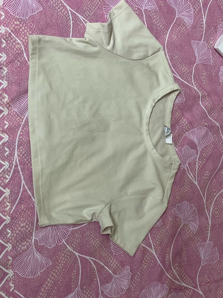 H&amp;M Fitted Crop Top