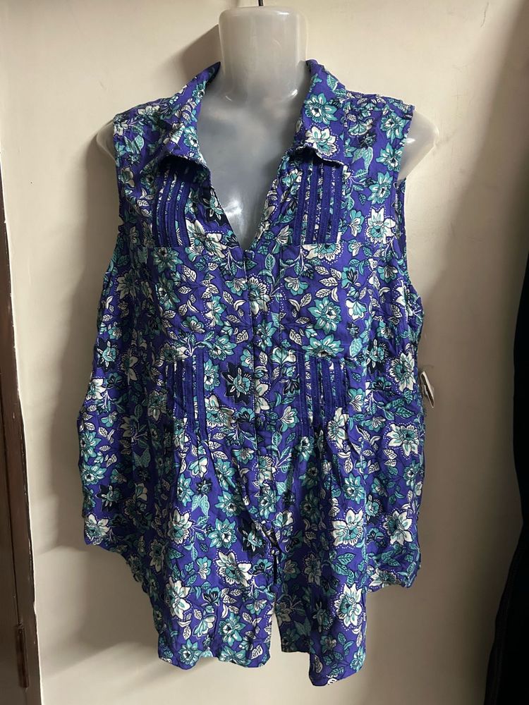 Floral Print Sleeveless Button-Up Top