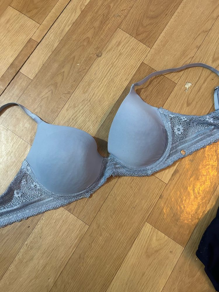 Comfortable Lace Trim Bra