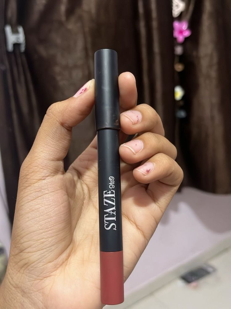 Staze 9/19 Matte Lipstick shade coffe talk