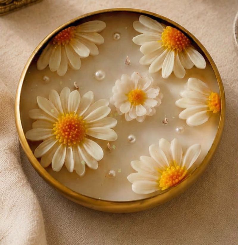 Daisy Flower Urli Candle