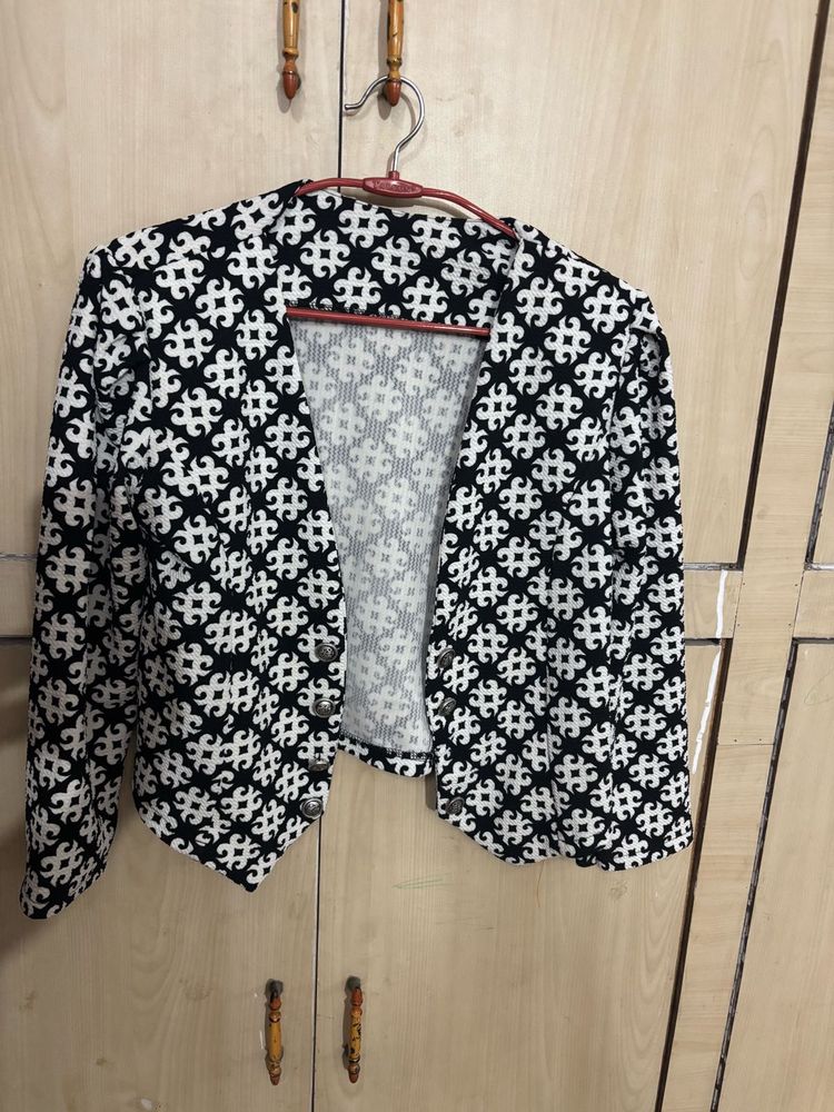 Black &amp; White Front Open Jacket Shrug