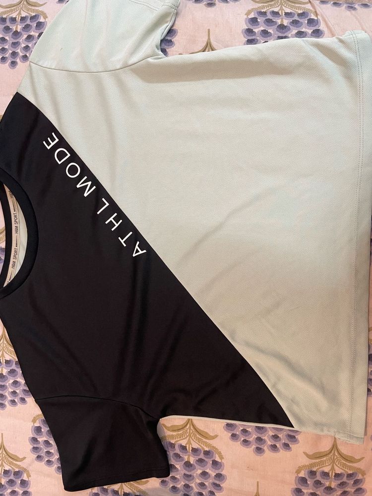 h&amp;m sports athletic mode tshirt