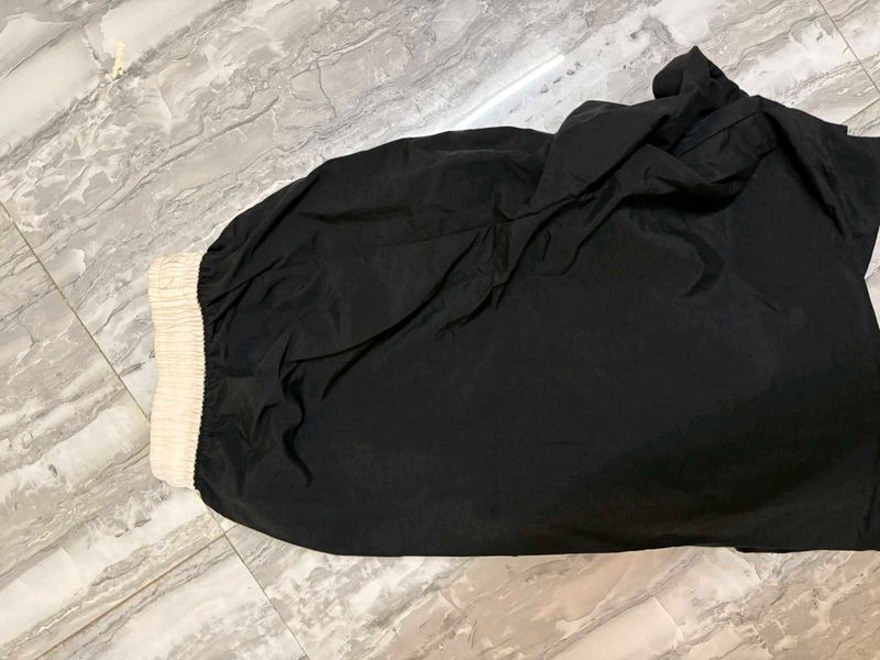 very cool Black Elastic Waist Pan