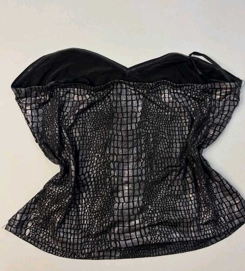 Chic Silver Crocodile Print Strapless Top