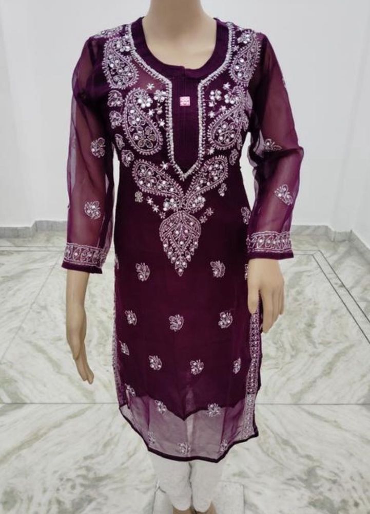 Elegant Lucknowi Chikan Kurti