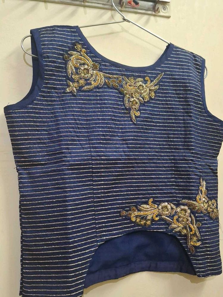 full set of dress in good condition (zardozi worke