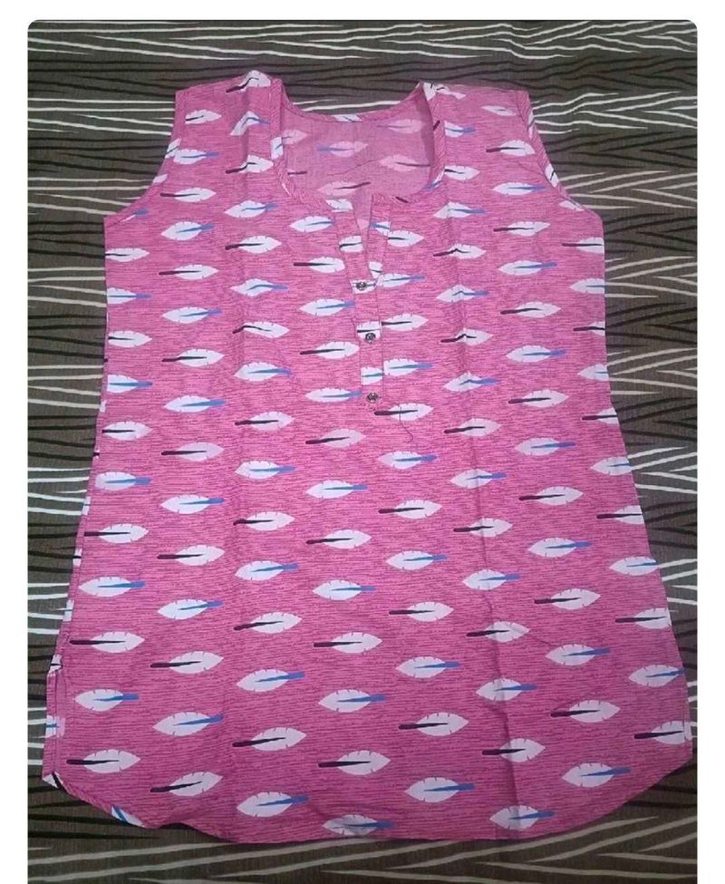 Pink Leaf Print Sleeveless Kurta in L 40