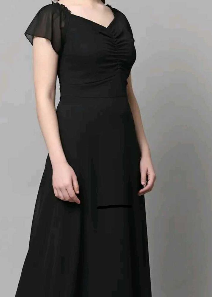 Chic Black Off-Shoulder Maxi Dress