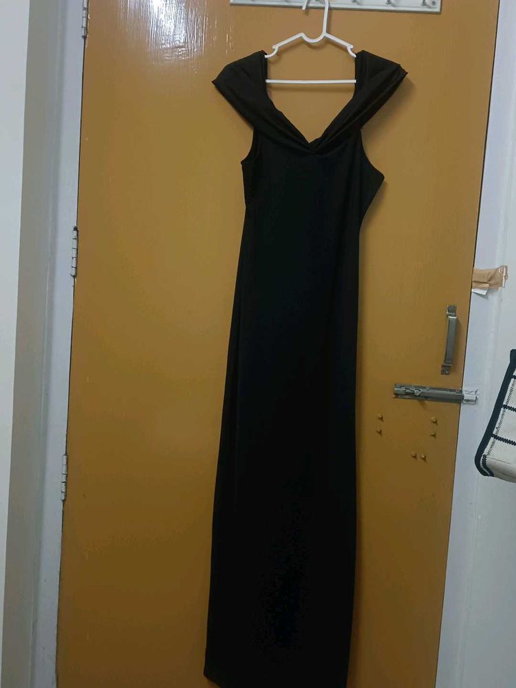 Elegant Black Off-Shoulder Maxi Dress