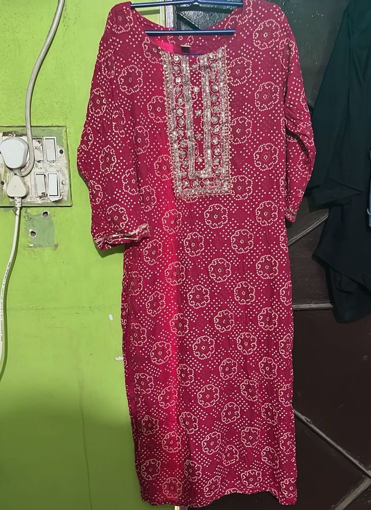 Vibrant Pink Ethnic Pants with Golden Motifs