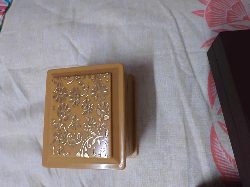 Vintage Floral jewellery box for earrings