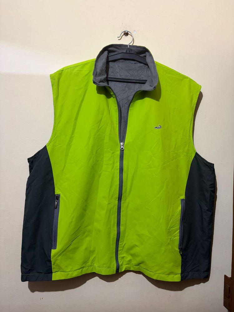 Sleeveless crocodile Jacket