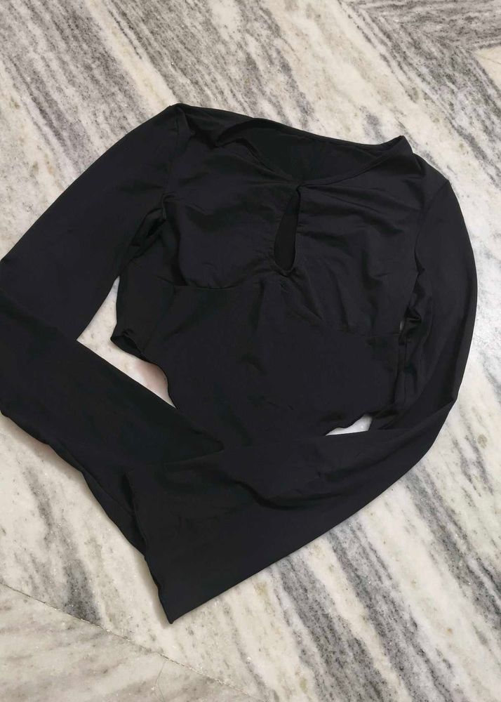 combo of  Black Long Sleeve Crop Top and sleeveles