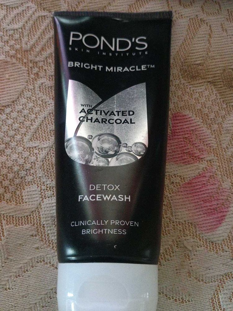 Pond's Bright Miracle Detox Facewash