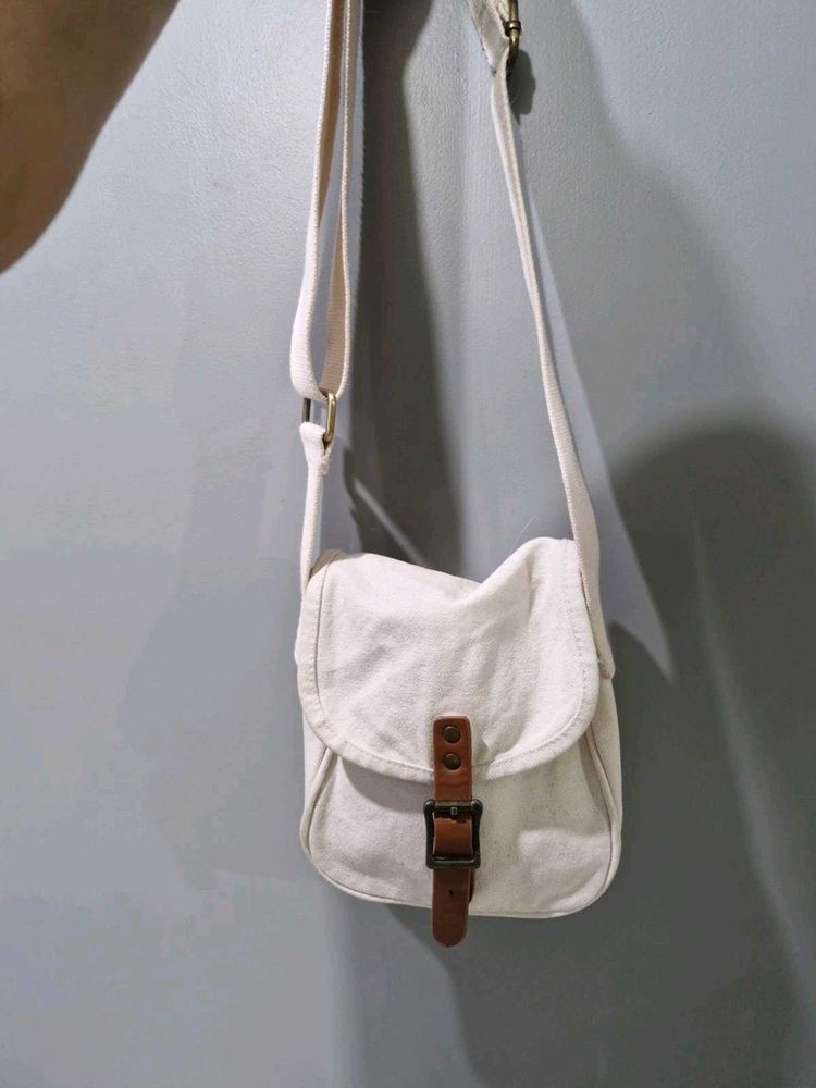 Chic Off-White Canvas Crossbody Bag