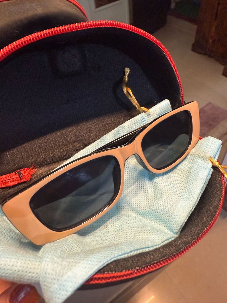 Stylish Beige Frame Sunglasses