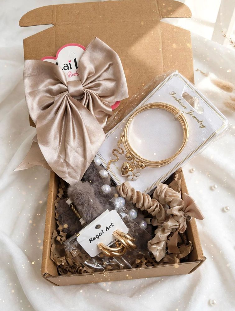 baddies gift hamper 🤎Cute Hair Accessories Set Gi