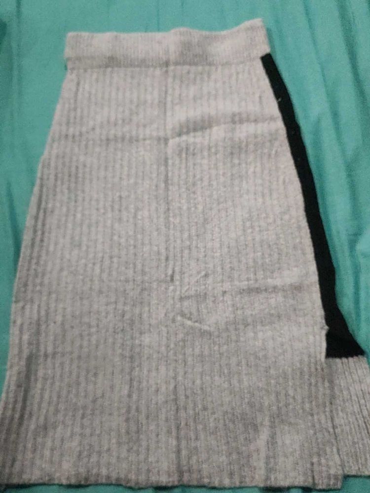 Gray Knit Skirt