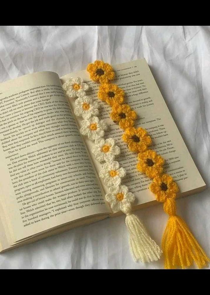 Crochet Daisy Bookmark - Handmade